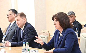 Российские законодатели в рамках визита провели встречу с Председателем Совета Республики Национального собрания Республики Беларусь Натальей Кочановой