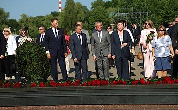 Мемориальный комплекс «Брестская крепость-герой». Церемония возложения венка и цветов к Вечному огню