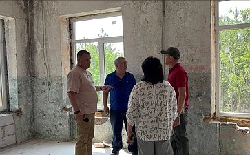 Игорь Кастюкевич ознакомился с ходом ремонтных работ в гериатрическом центре Херсонской области