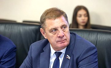 Николай Семисотов