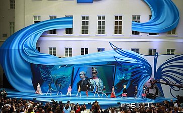 XXVIII Петербургский международный экономический форум (ПМЭФ’25). Показ международного конкурса адаптивной моды «На крыльях»