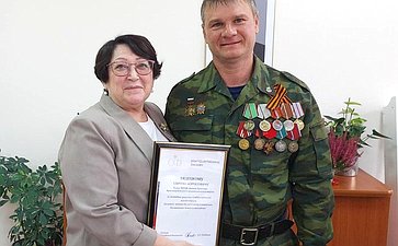 В рамках региональной недели Людмила Талабаева встретилась с ветеранами, обсудила поддержку участников СВО и вручила благодарности активистам