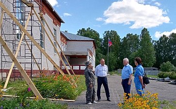 Сергей Мартынов посетил основную общеобразовательную школу в селе Илеть