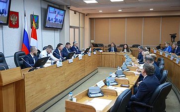Александр Ролик во Владивостоке принял участие в совещании, посвященном перспективам развития сельского хозяйства на Дальнем Востоке и в Арктике