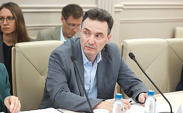 Совещание Комитета СФ по бюджету и финансовым рынкам «Трансформация трудовых отношений в условиях цифровизации: преодоление теневой занятости и восстановление социально-трудовых гарантий и фискальной устойчивости бюджетной системы РФ»