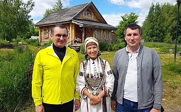 Николай Федоров посетил расположенный в Чебоксарском районе этнокомплекс «Ясна»