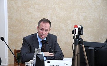 Заместитель председателя Комитета СФ по социальной политике Мохмад Ахмадов провел выездное совещание по вопросу мониторинга реализации положений Федерального закона, направленного на гармонизацию законодательства о спорте