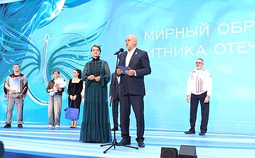 XXVIII Петербургский международный экономический форум (ПМЭФ’25). Показ международного конкурса адаптивной моды «На крыльях»