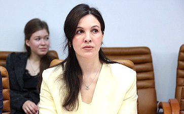 Совещание Комитета Совета Федерации по федеративному устройству, региональной политике, МСУ и делам Севера на тему «Совершенствование преференциальных режимов ДФО и Арктики для развития транспортно-логистической отрасли»