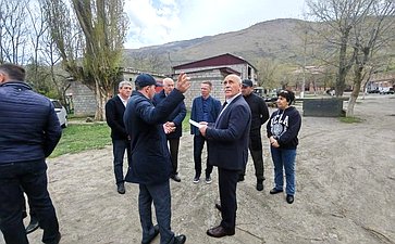 Виталий Назаренко в ходе работы в регионе посвятил рабочий день решению проблемных вопросов поселка Верхний Фиагдон Алагирского района Республики