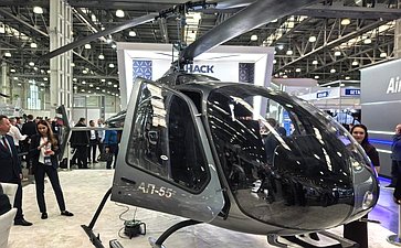 Сахамин Афанасьев принял участие в форуме в рамках 18-й международной выставки вертолетной индустрии и беспилотных систем «HeliRussia-2025»