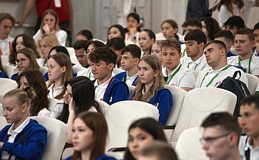 Диалоговая площадка участников проекта «Поезд Памяти» с председателем Совета Республики Нацсобрания Республики Беларусь Натальей Кочановой и заместителем Председателя СФ, председателем российского оргкомитета проекта Константином Косачевым