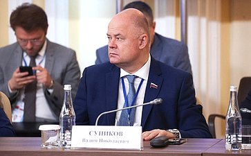 Встреча Председателя СФ Валентины Матвиенко и Председателя Совета Республики Национального собрания Республики Беларусь Натальи Кочановой с руководителями органов государственной власти субъектов Российской Федерации и регионов Республики Беларусь