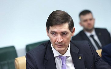 Круглый стол на тему «Инструменты развития производства малотоннажной химии в условиях санкционного давления»