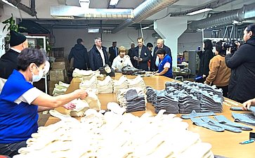 Сенаторы посетили Байкальский текстильный комбинат и ряд производителей продукции из шерсти