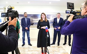 Открытие в Совете Федерации выставки индустриальных пейзажей, посвященной Дню машиностроителя