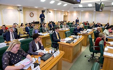 «Круглый стол» Комитета СФ по науке, образованию и культуре о социальном и гуманитарном сотрудничестве с Таджикистаном