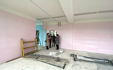 Елена Бибикова в ходе рабочей поездки в Палкинский район проинспектировала ряд объектов, на которых проводится ремонт в рамках реализации национальных проектов