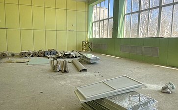 Игорь Кастюкевич по просьбам родителей посетил школу в Херсонской области, ремонт в которой никак не могут завершить