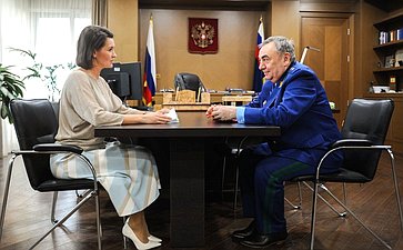 Маргарита Павлова в рамках региональной недели провела рабочее совещание с прокурором Челябинской области Кареном Габриеляном
