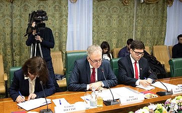 Встреча Константина Косачева с Чрезвычайным и Полномочным Послом Королевства Норвегия в Российской Федерации Руне Ресаландом