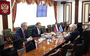 Встреча заместителя Председателя Совета Федерации Константина Косачева с Чрезвычайным и Полномочным Послом Республики Куба в РФ Хулио Антонио Гармендией Пеньей