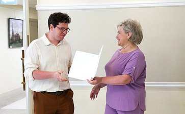 Презентация выставки работ наставников победителей Всероссийского художественного конкурса «Жизнь деленная на граммы»