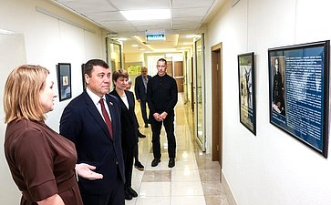 В Совете Федерации состоялось открытие выставки графических работ Яр-Кравченко «Лётчики — защитники в годы ВОВ»
