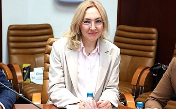 Совещание Комитета Совета Федерации по федеративному устройству, региональной политике, МСУ и делам Севера на тему «Совершенствование преференциальных режимов ДФО и Арктики для развития транспортно-логистической отрасли»