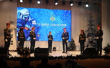 Праздничный концерт в актовом зале «Бриза»