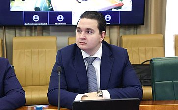 Круглый стол Комитета СФ по экономической политике на тему «О расширении маршрутной сети воздушных перевозок, выполняемых из аэропортов Дальнего Востока»