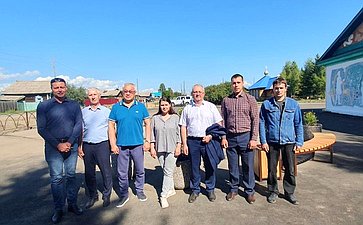 Баир Жамсуев побывал в селах Малоархангельск и Красный Чикой Красночикойского района, осмотрел социально значимые объекты и встретился с жителями