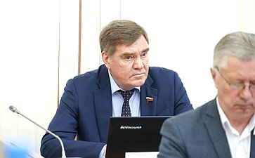 Александр Савин принял участие в заседании Законодательного Собрания региона