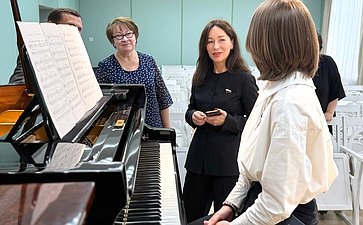 Елена Дягилева посетила спортивные и культурные объекты в регионе