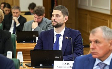 Александр Волошин