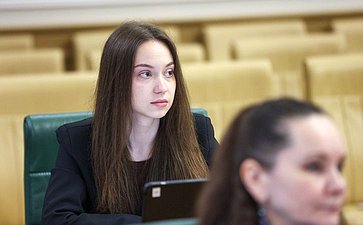 Круглый стол на тему «Интеллектуальная собственность в материальном выражении: мода, промышленный дизайн, архитектура»