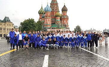 Александр Волошин приветствовал участников юношеского футбольного турнира Международный Кубок Дружбы «Код непокоренных»