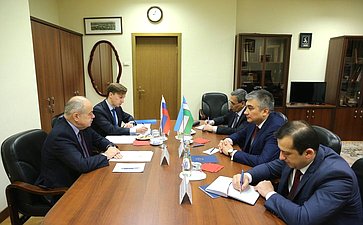 Ильяс Умаханов провел встречу с Чрезвычайным и Полномочным Послом Республики Узбекистан в Российской Федерации Ботиржоном Асадовым