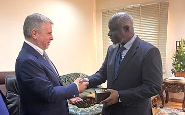В Джидде состоялась встреча сенаторов с помощником Генерального секретаря ОИС