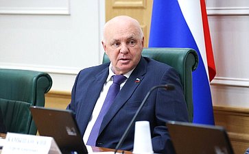 Андрей Шохин