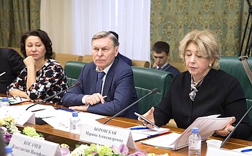 «Круглый стол», посвященный актуальным вопросам совершенствования механизмов по увеличению числа граждан, обучающихся в вузах России