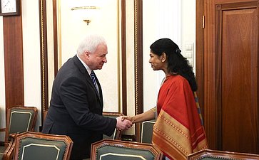 Встреча первого заместителя председателя Комитета СФ по международным делам Андрея Денисова с делегацией Республики Индии во главе с членом Народной палаты парламента Каниможи Карунанидхи