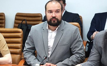 Заседание секции «Цифровая трансформация транспорта» на тему «Электронный документооборот между федеральными органами власти и участниками перевозочного процесса»