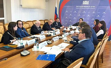 Елена Дягилева приняла участие в обсуждении внесения изменений в существующие законы для снижения количества уничтожаемых и вывозимых на полигоны ТКО пищевых отходов