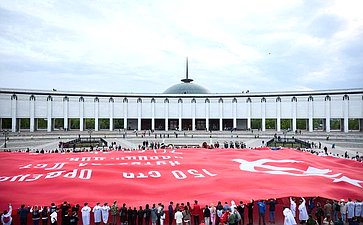 В Москве в Музее Победы на Поклонной горе состоялось мероприятие, посвященное вопросам сохранения исторической памяти в рамках программы экспедиции «Непокоренные»