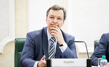 Парламентские слушания на тему «Об общенациональной стратегии развития воспитания в Российской Федерации»