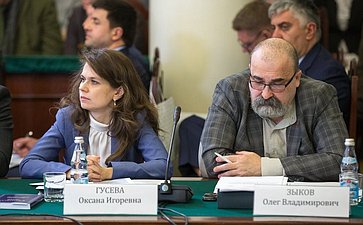 О. Гусева и О. Зыков на первом заседании Совета по проблемам профилактики наркомании