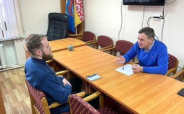 Виктор Новожилов встретился с председателем Совета депутатов Вельска Дмитрием Истоминым