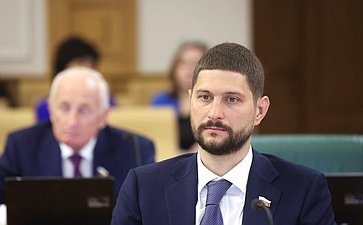 Александр Волошин