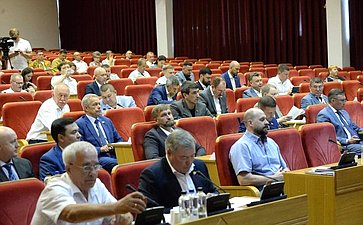 Николай Владимиров на сессии Государственного Совета Чувашской Республики проинформировал депутатов о результатах работы в Совете Федерации